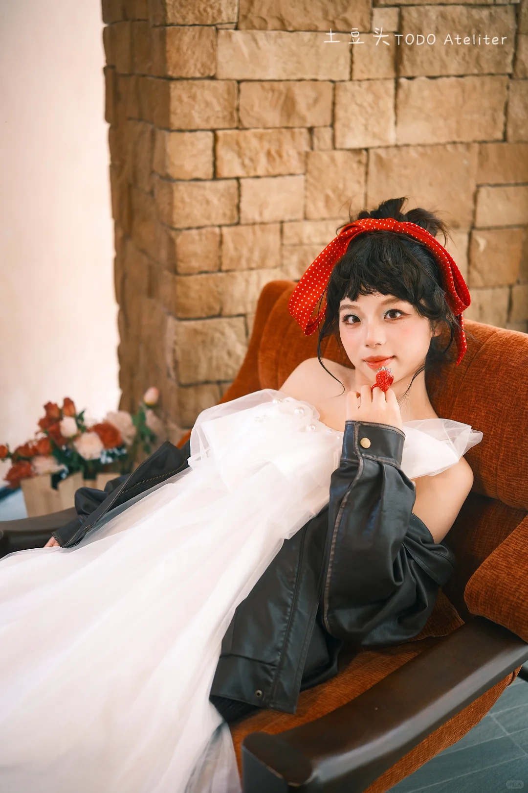 谁懂啊！晨袍造型都够出个写真集啦，