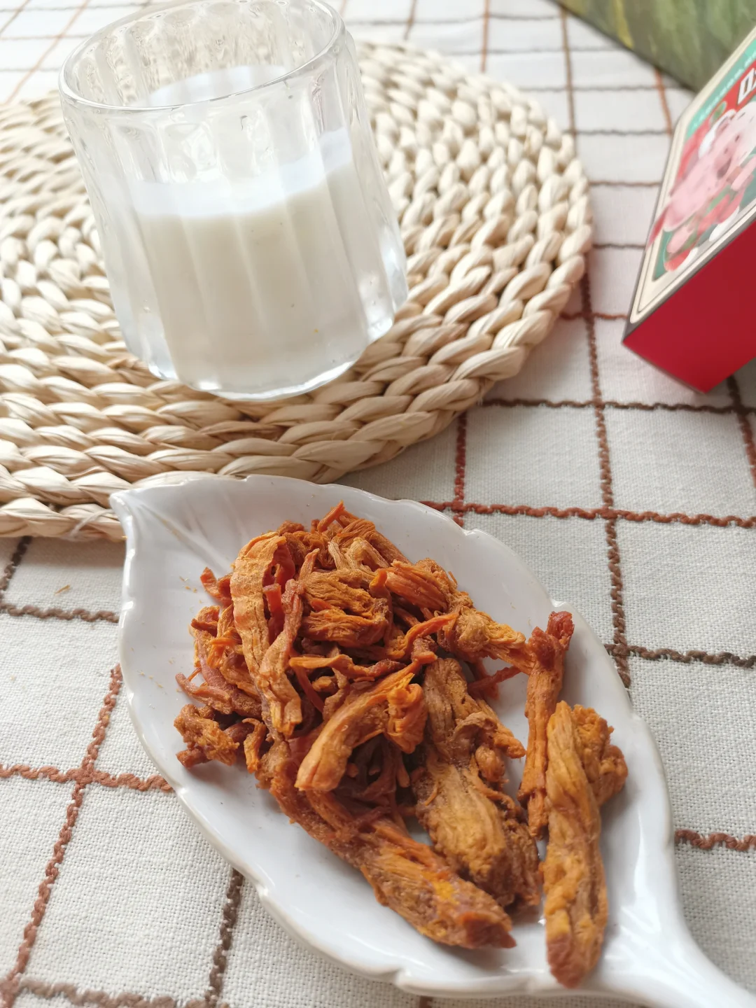 哇塞！这脆脆的猪肉条也太好吃了叭！