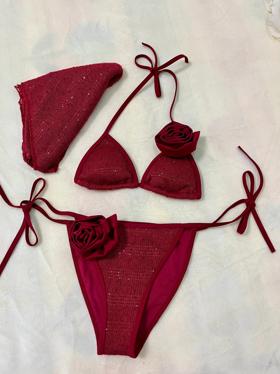 左滑看70💰三件套泳衣上身