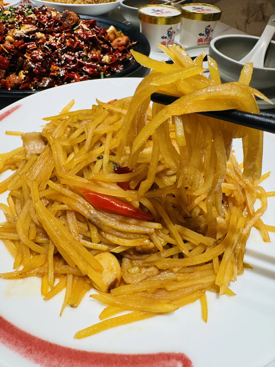 天津初雪❄️+圣诞！这家川菜店好拍！❄️