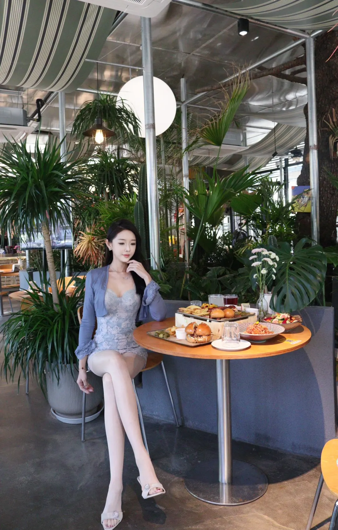 首钢园旁的美式炭火烧烤，温室里的冬日治愈