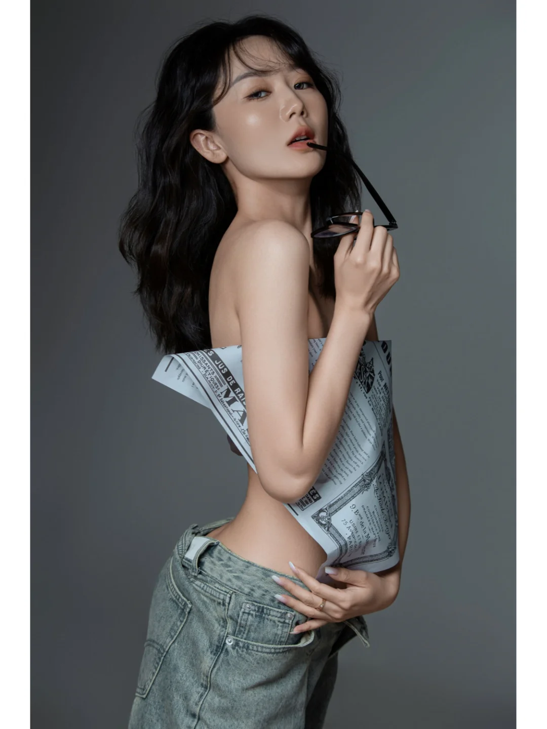 用报纸📰拍出来的氛围感大片