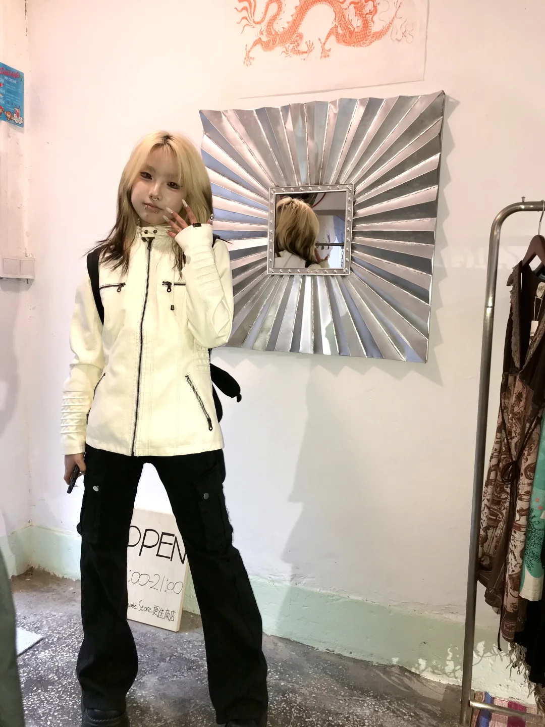 欢迎光临( ᳐ ´ ᗜ ` ᳐ฅ逛古着店的人