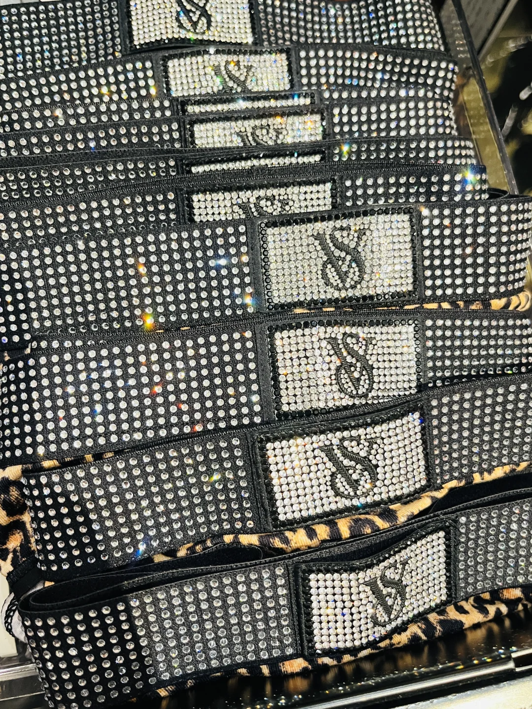 拥有维秘的闪钻内裤～太美啦～💗