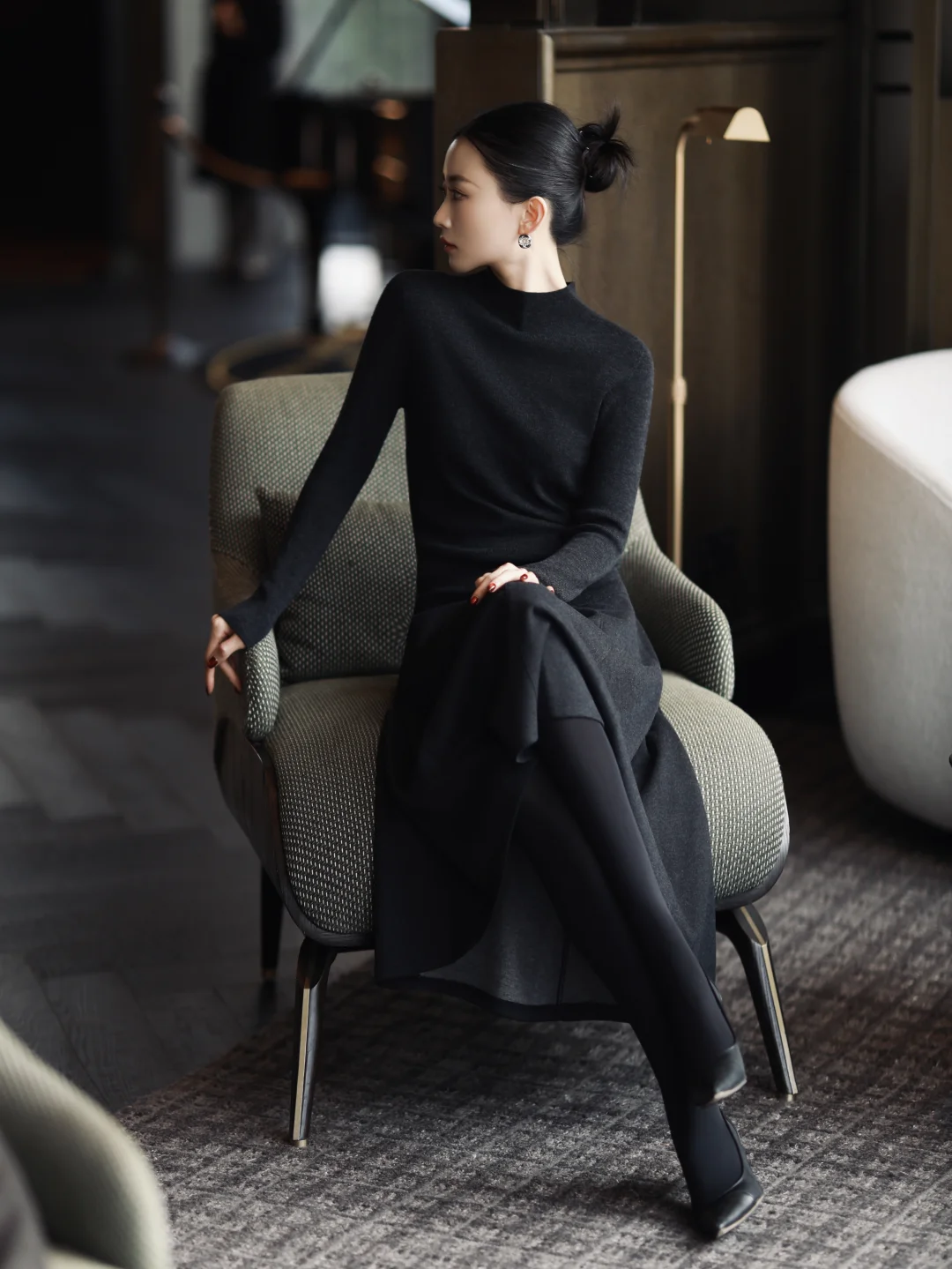 “温柔中带着酷飒的黑”