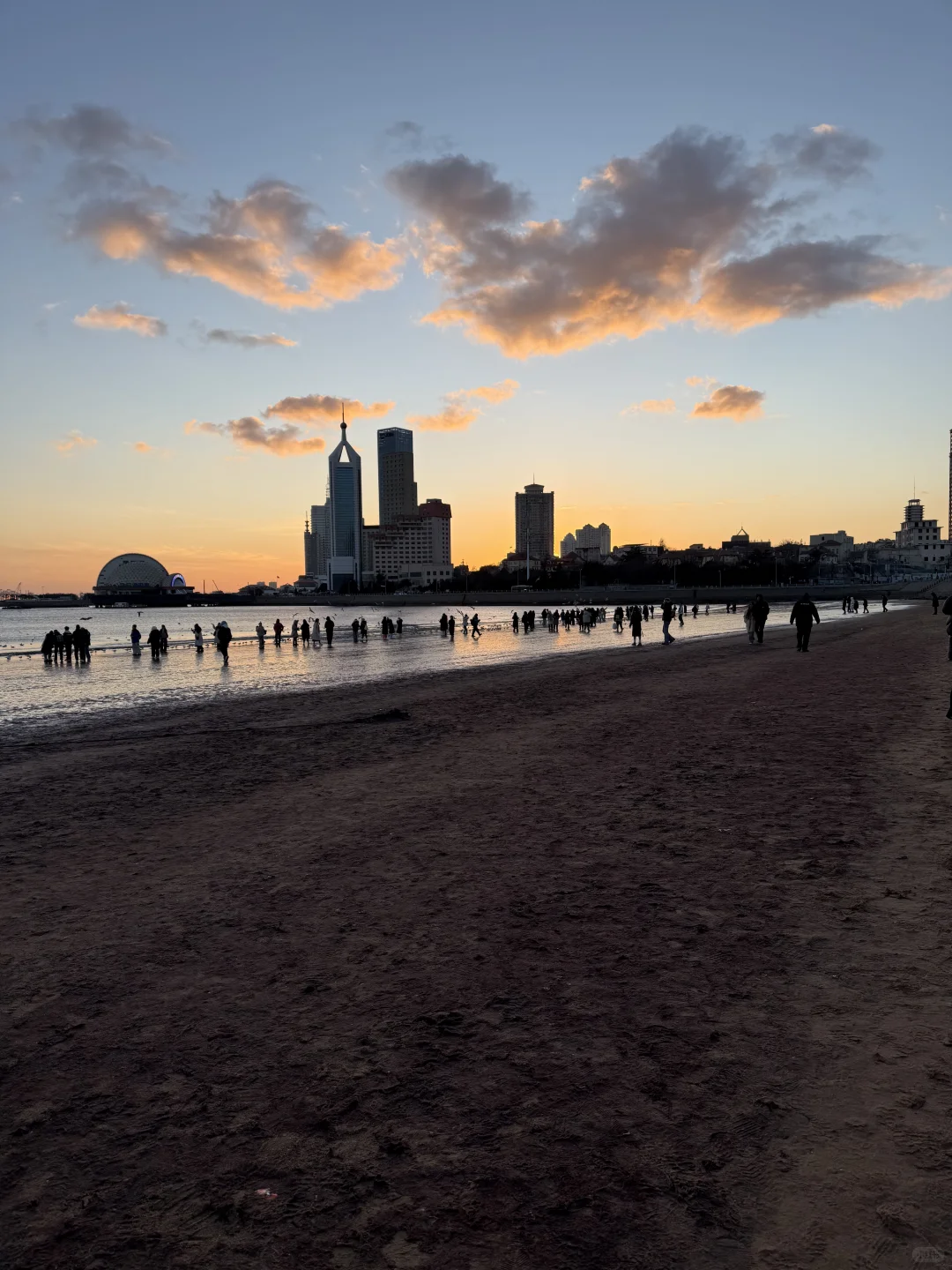 青岛栈桥拍照都来找这个小姐姐～超好看❗️