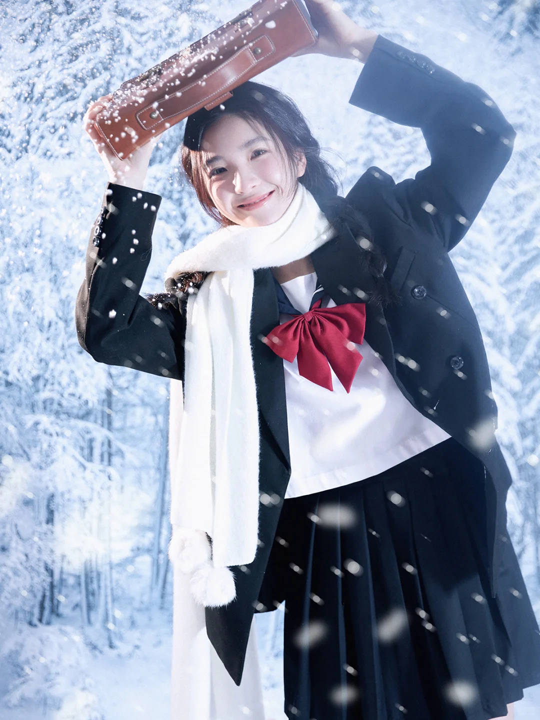 冬日限定❄️雪落制服少女的梦幻写真❄️