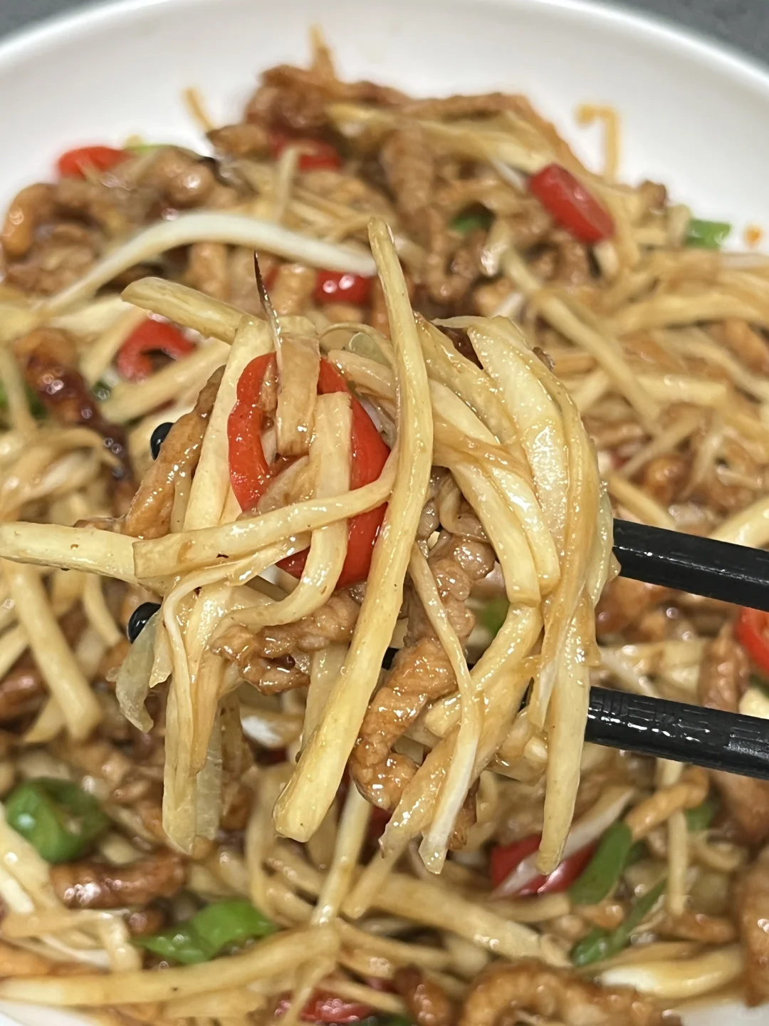 超下饭的家常菜！茭白肉丝，一扫光！