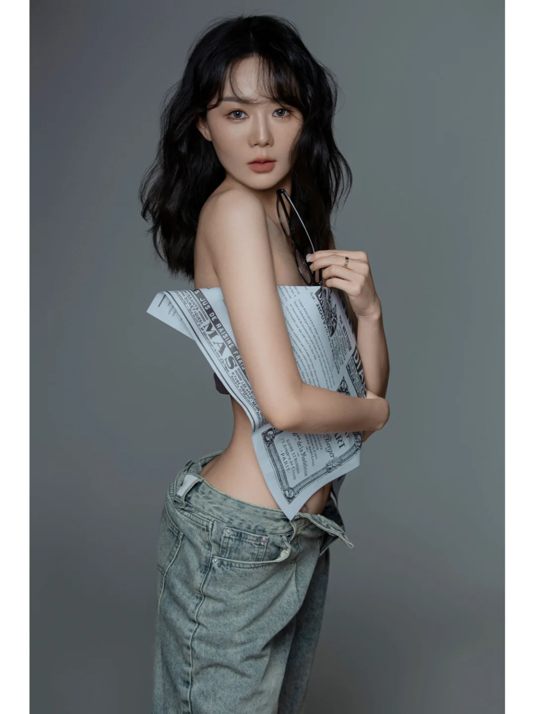 用报纸📰拍出来的氛围感大片