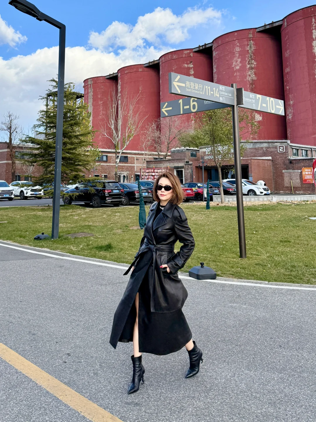 经典款穿搭总没错吧～姐姐的冬日黑皮衣look