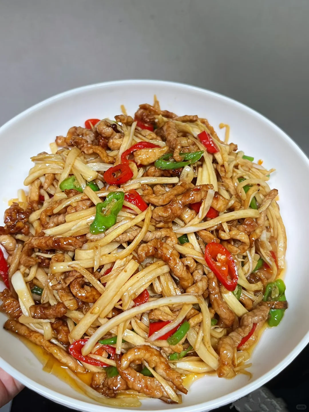 超下饭的家常菜！茭白肉丝，一扫光！