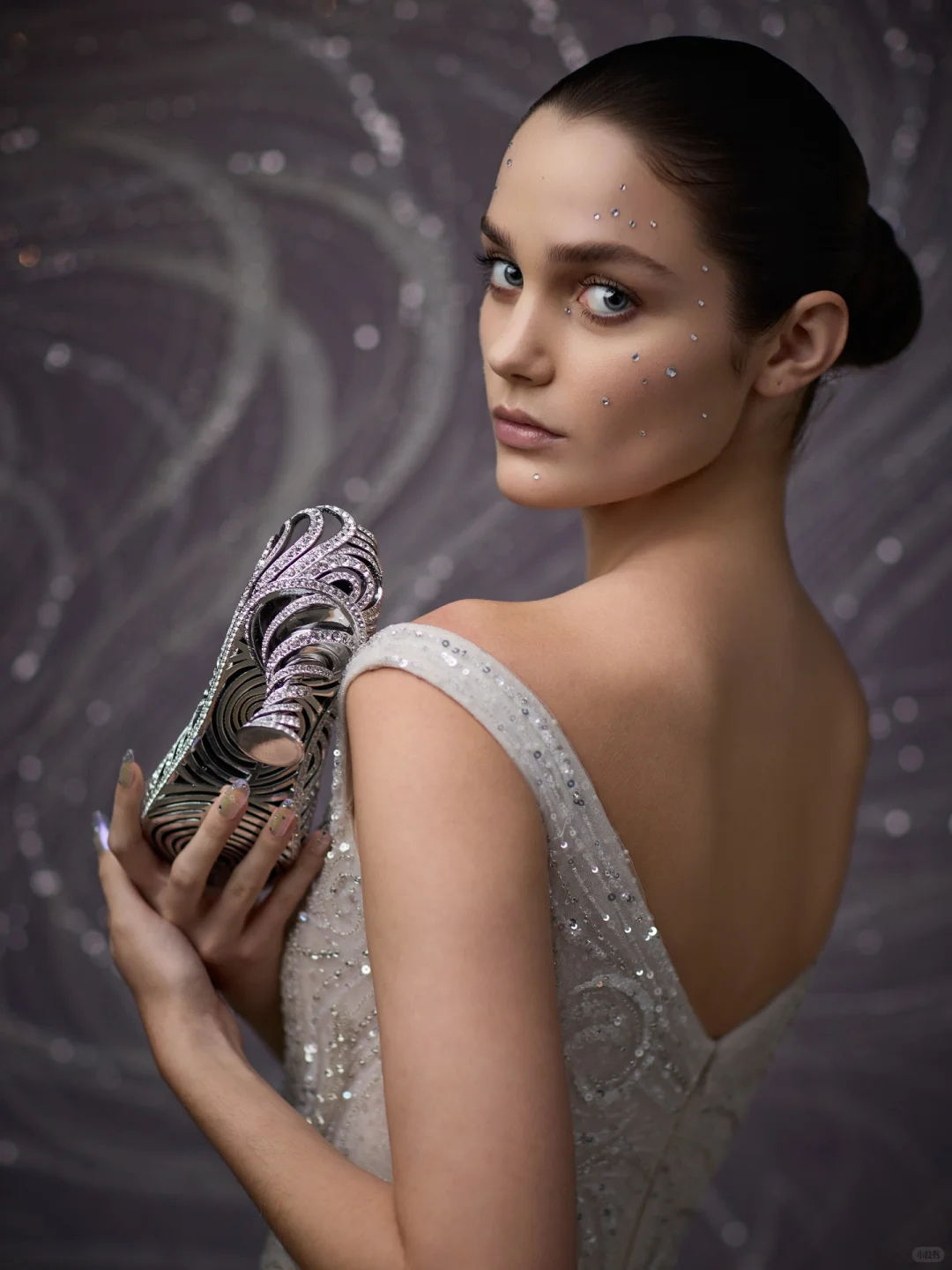 Ines di Santo联手《Wicked》推出礼服系列🪄