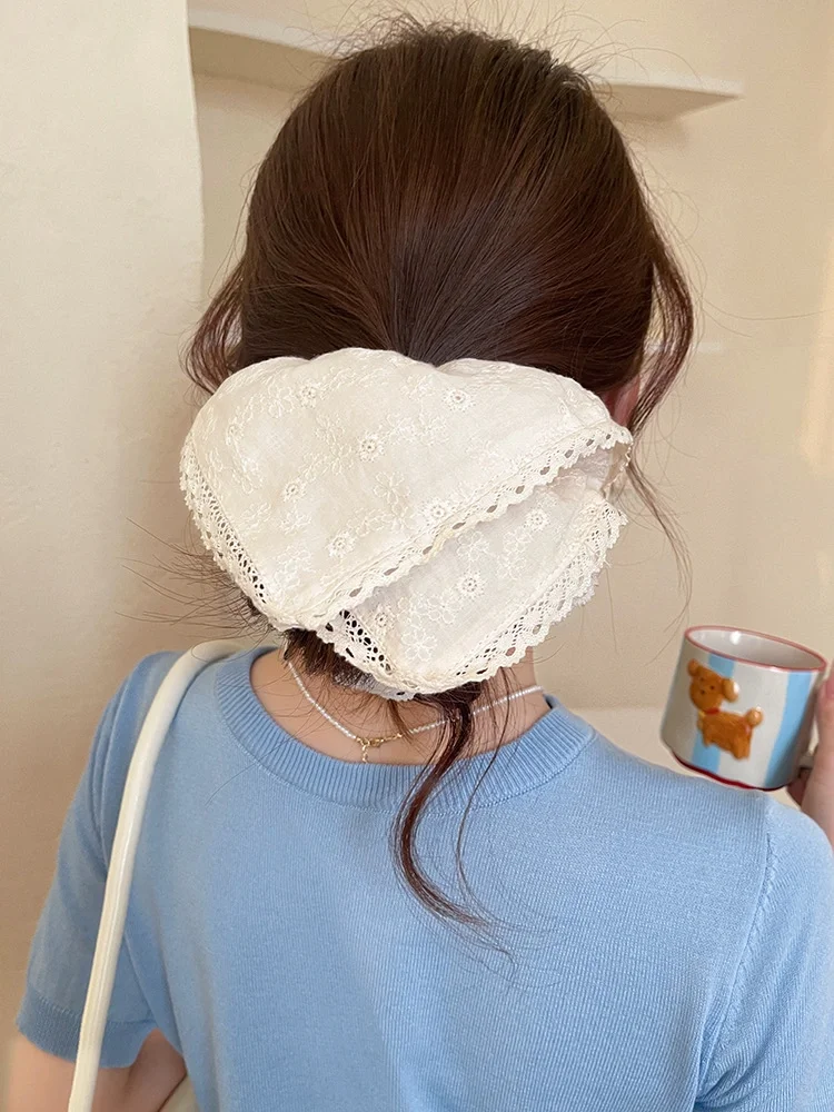 兜售夏日田园🍃这个蕾丝方巾发圈谁扎谁好看