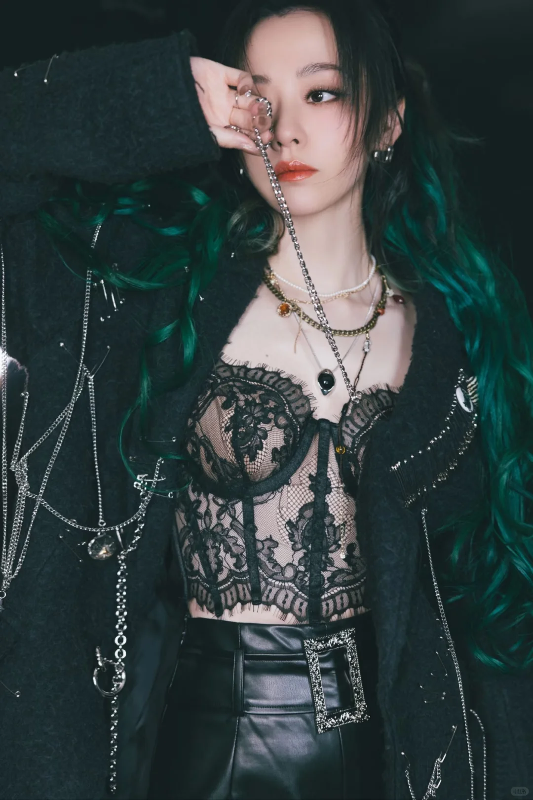 鱼骨胸衣绝对是时髦精的百搭神器！