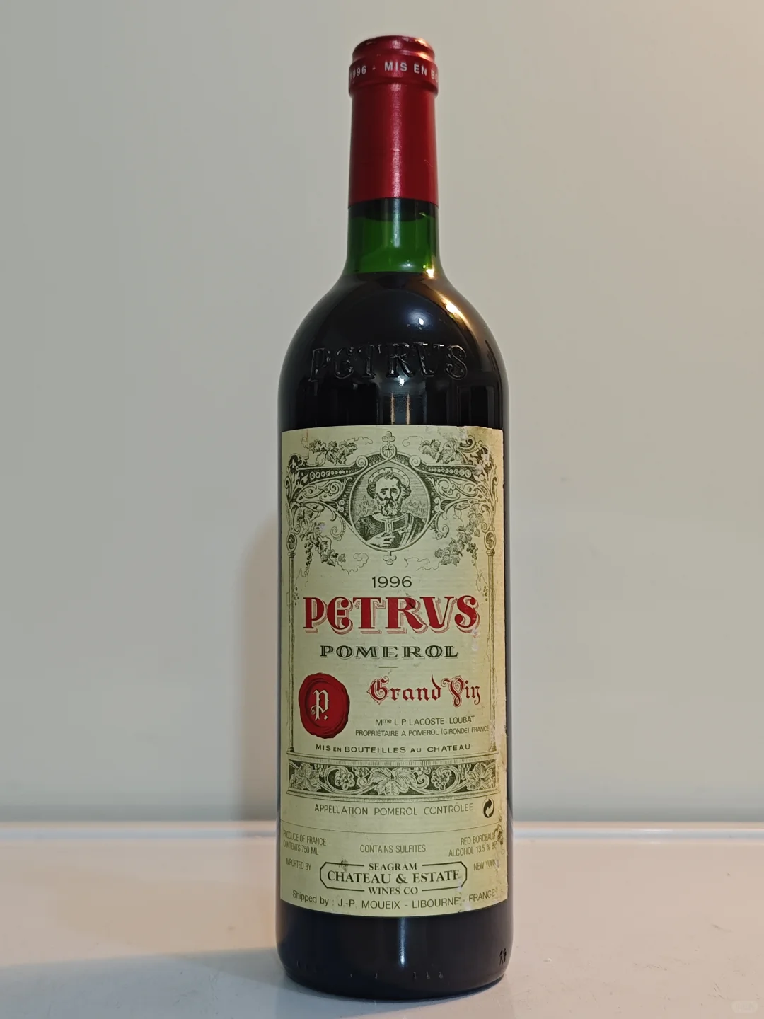 微瑕疵也是瑕疵！这瓶1996帕图斯要打几折？😬