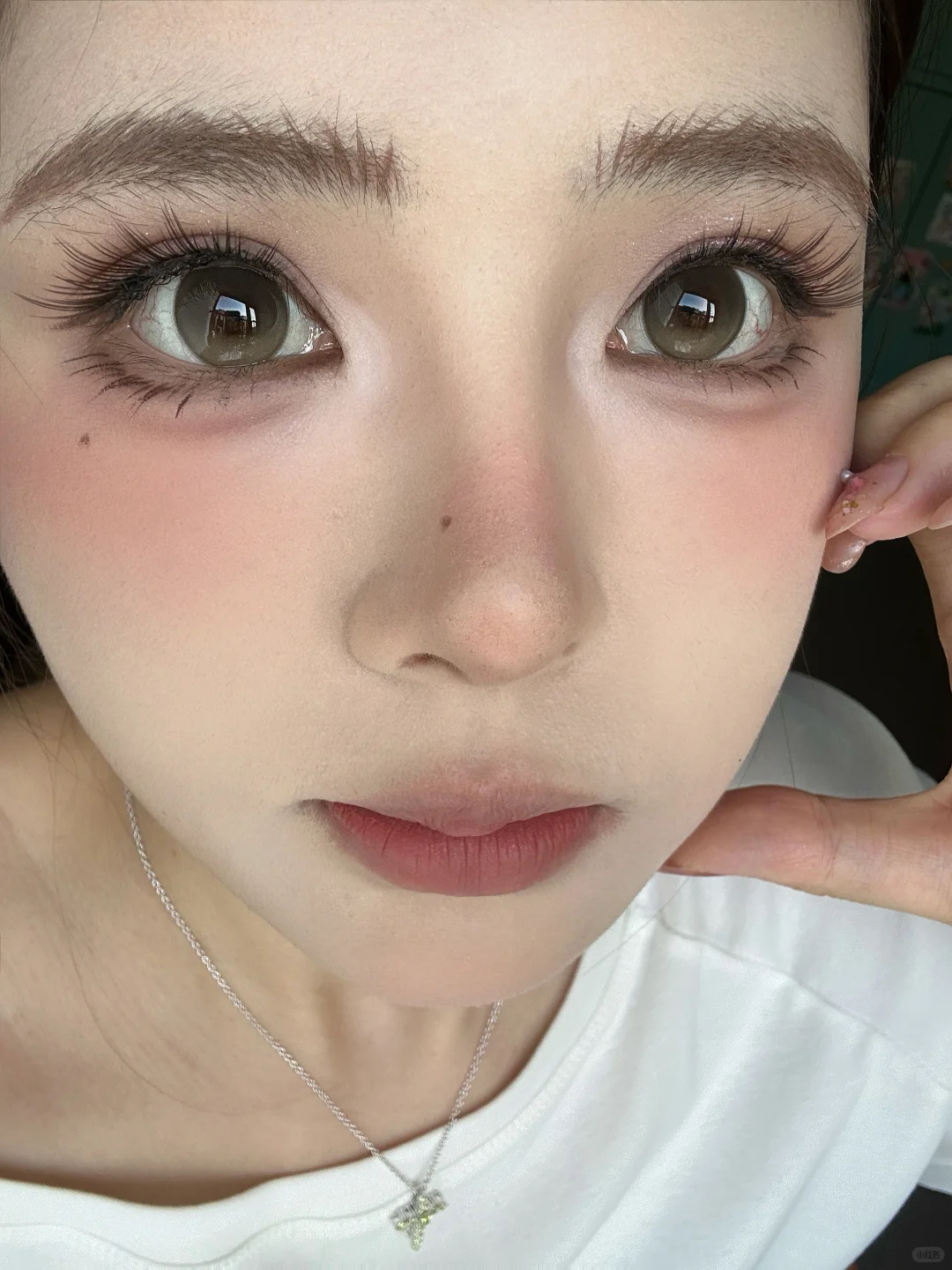 今天的眼睫毛看起来媚媚嘟～