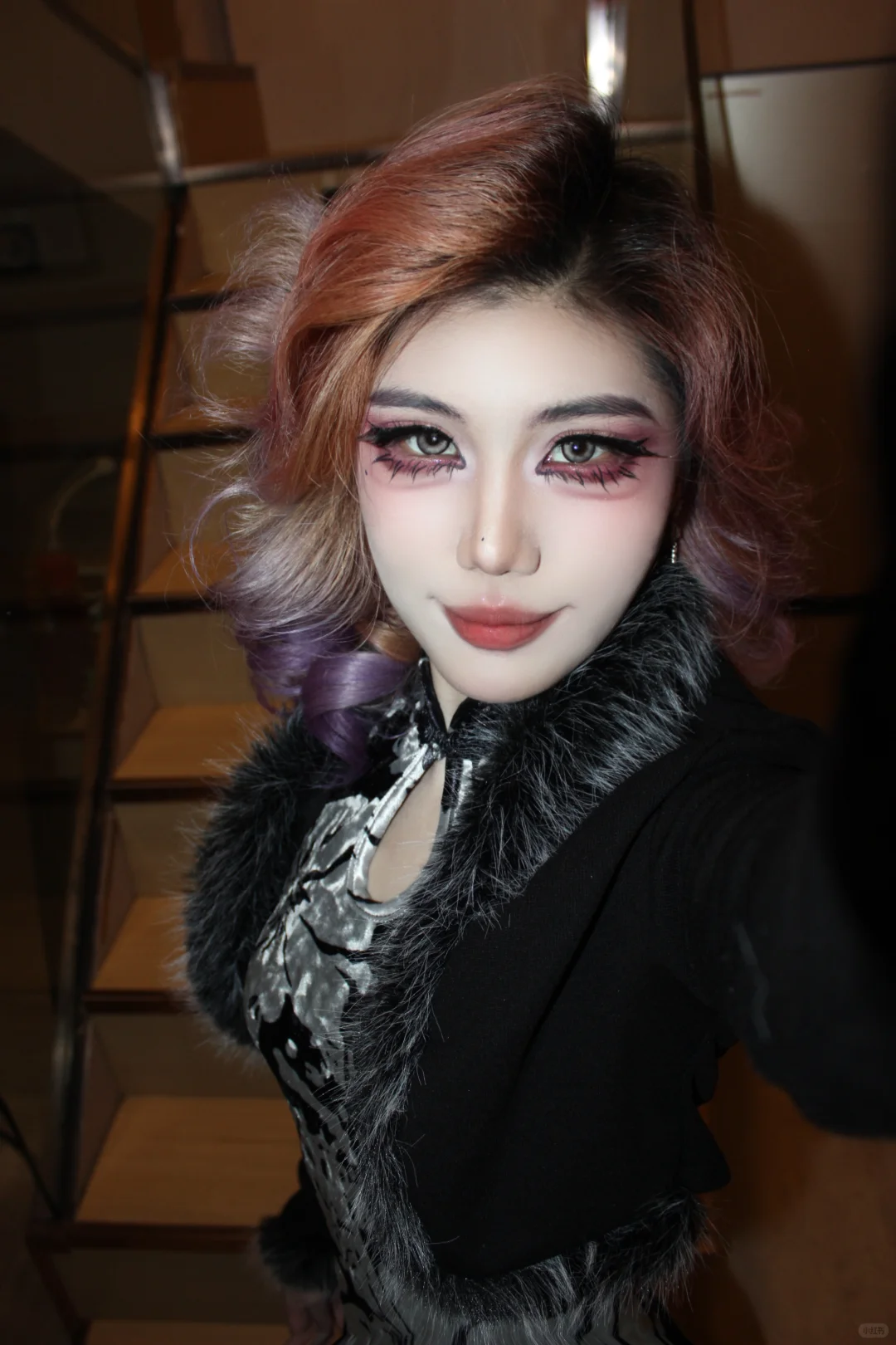 人们总是不会对漂亮女人太绝情