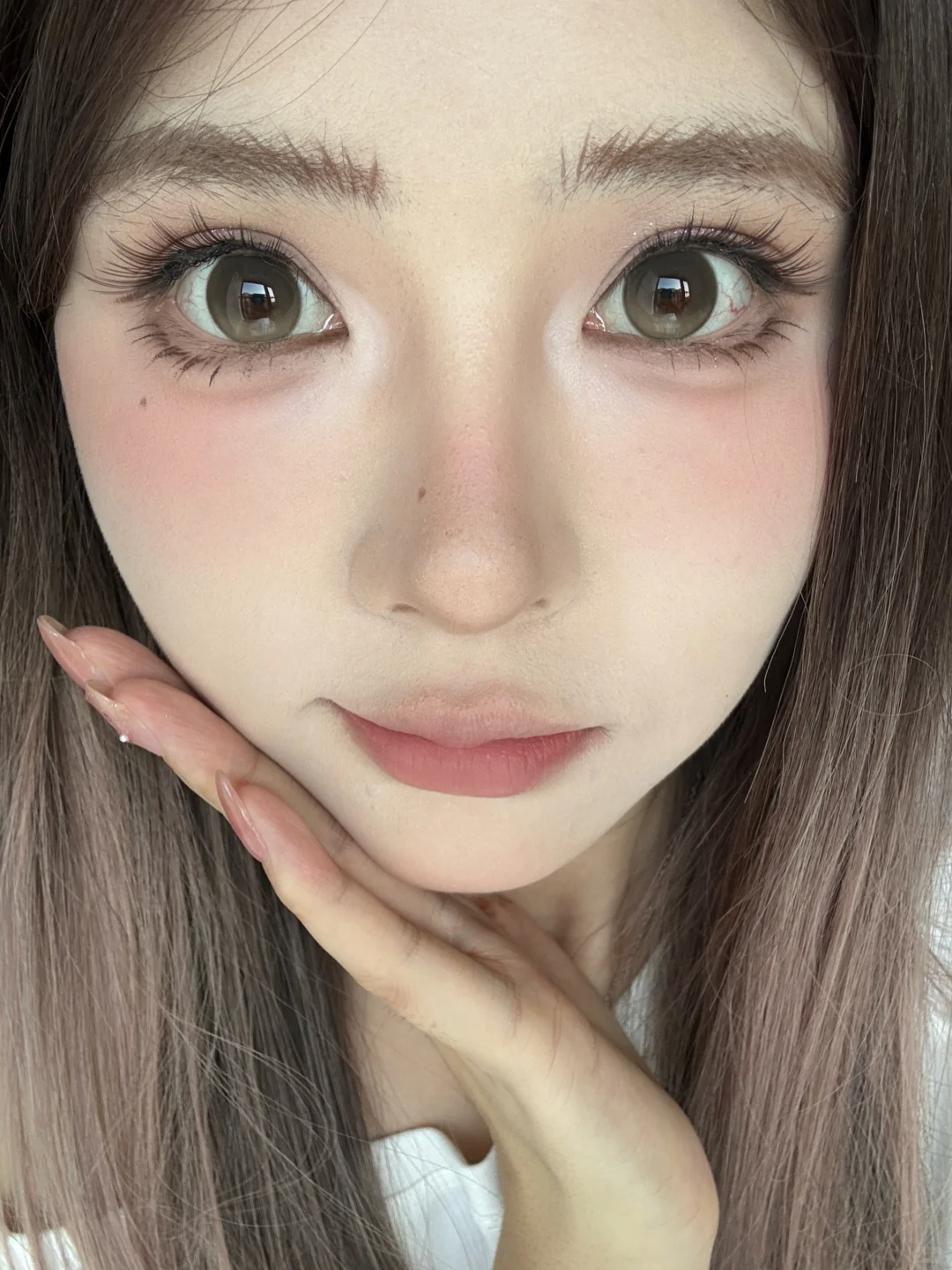 今天的眼睫毛看起来媚媚嘟～