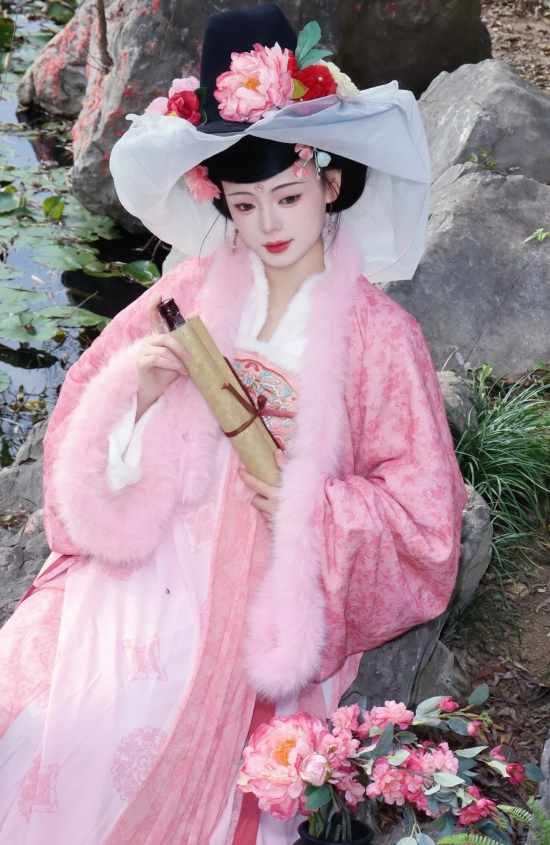 “她如花儿般娇艳明媚”