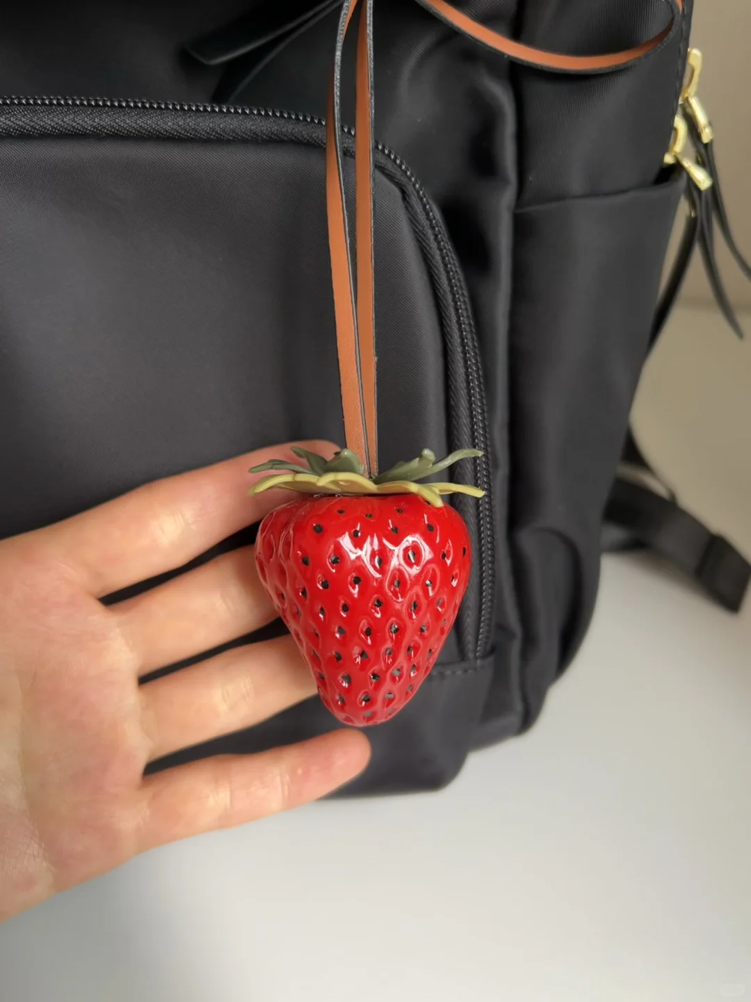 淘到宝‼️超值草莓🍓挂件哄我上班💼太治愈了