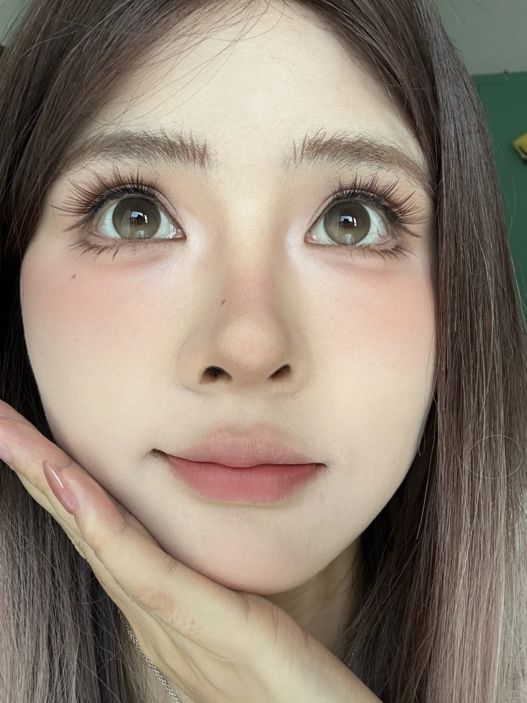 今天的眼睫毛看起来媚媚嘟～