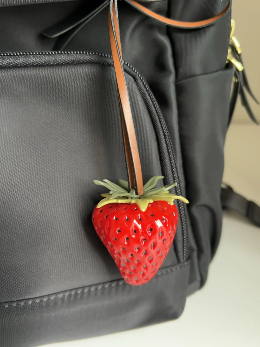 淘到宝‼️超值草莓🍓挂件哄我上班💼太治愈了