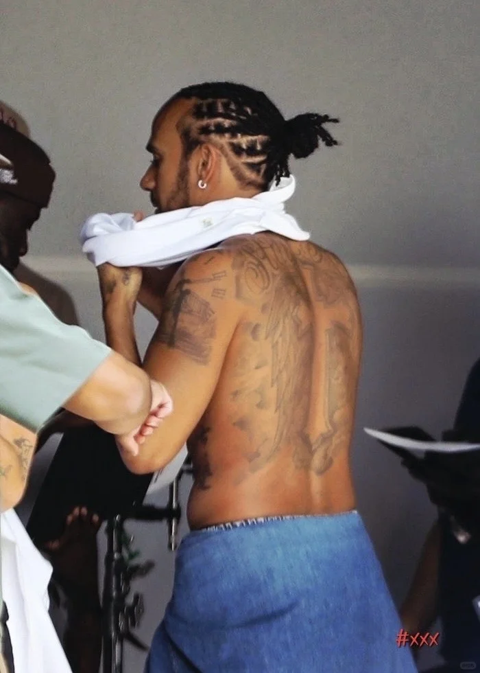 莫名散发着一股丰腴美人的味儿