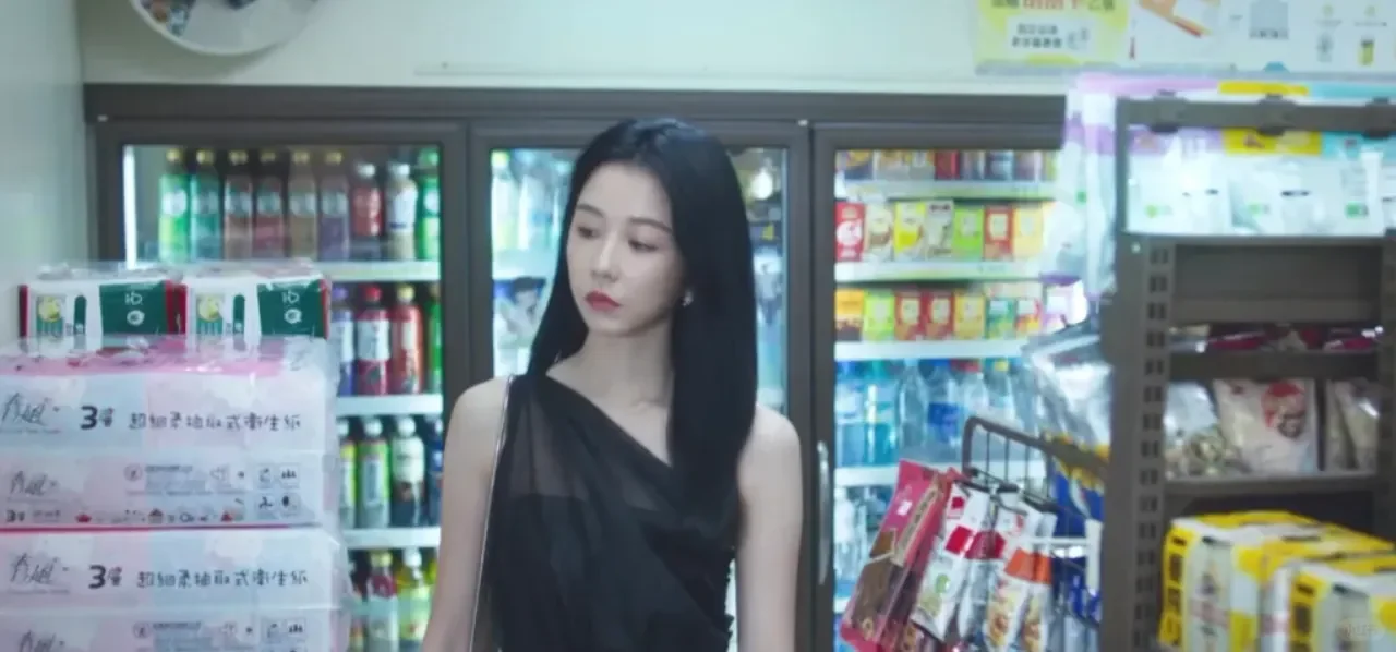 第一集就很敢拍，这部成人新剧太狗血了