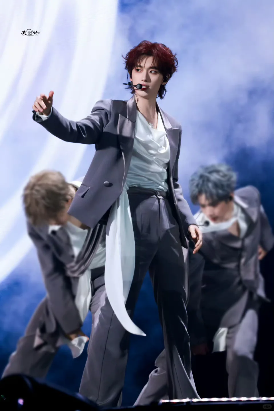 爸爸。长的。好帅