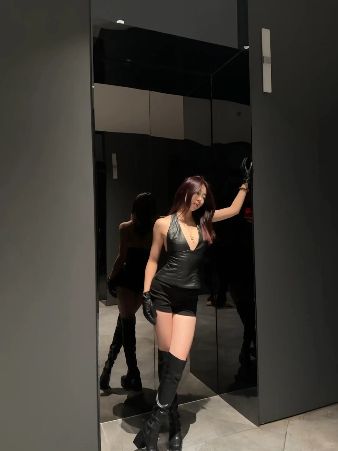 哇，好想捏姐姐的肌肉啊