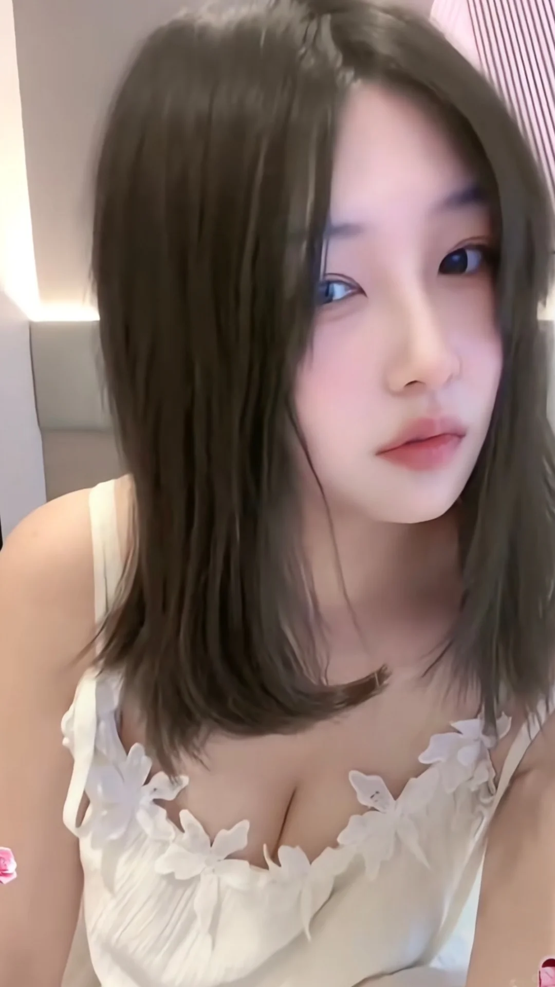 我的天，她怎么这么好看～