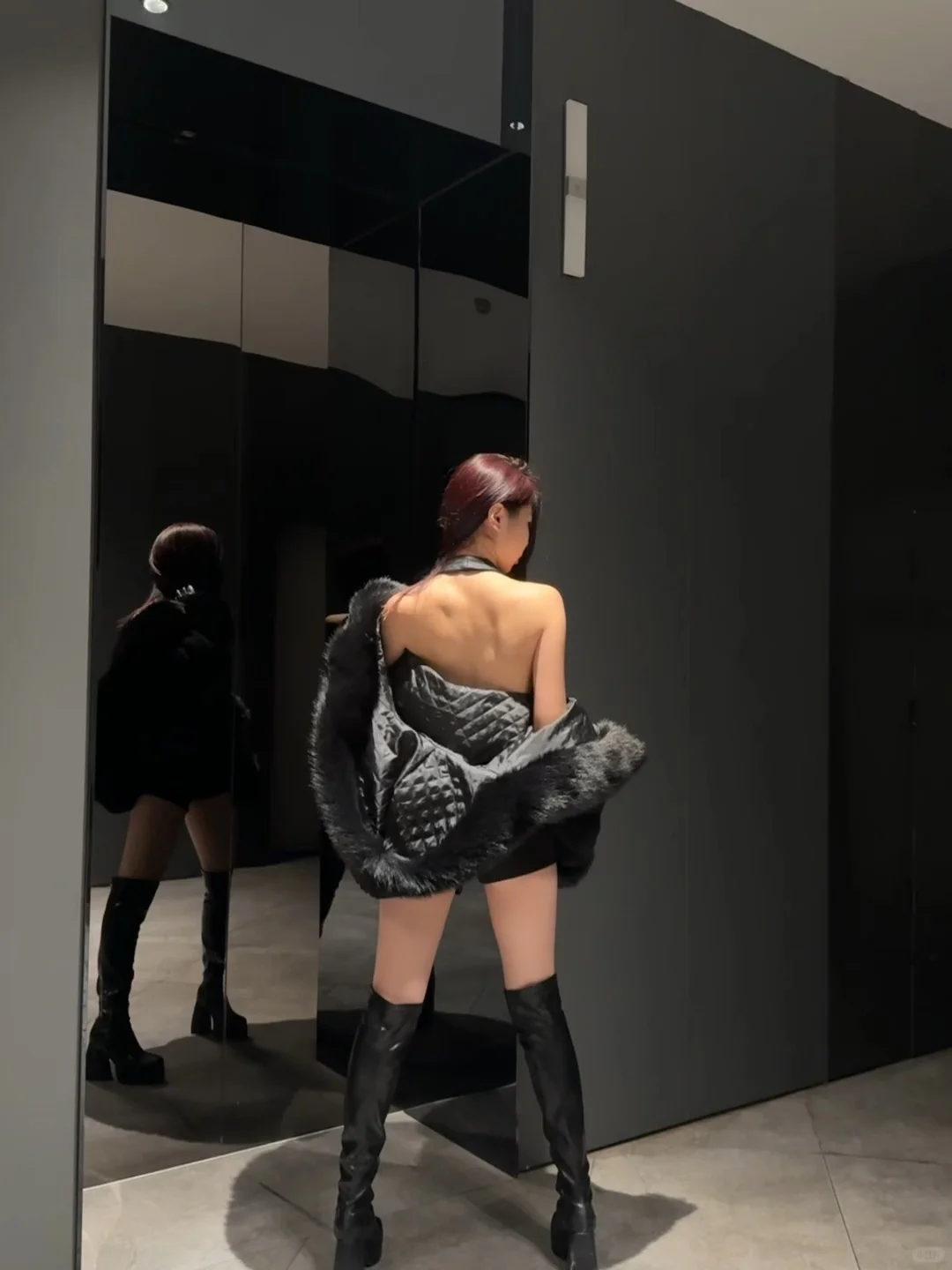 哇，好想捏姐姐的肌肉啊