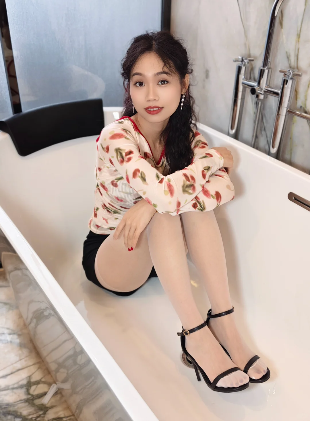 白丝➕黑色凉高跟，还是你喜欢的样子吗