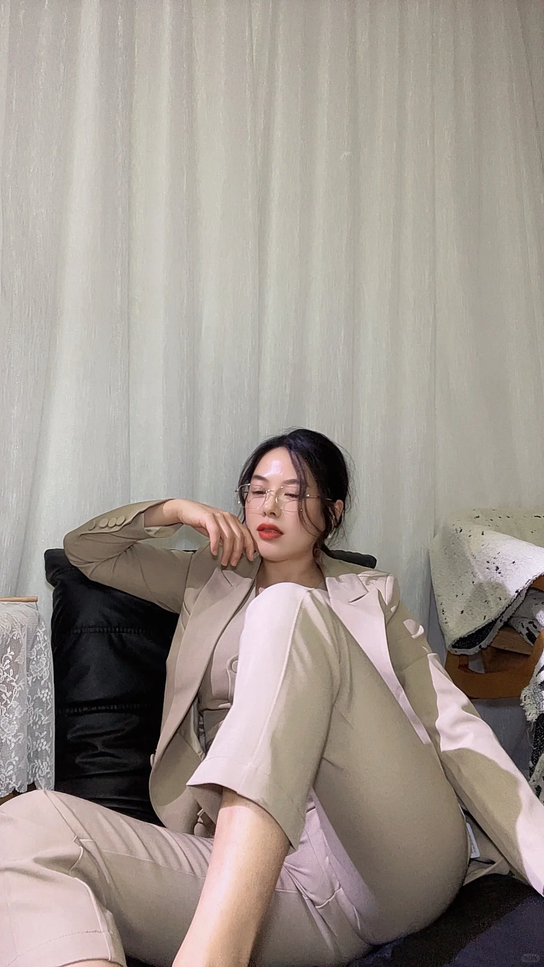 微胖少妇、反差感、御姐ootd制服穿搭