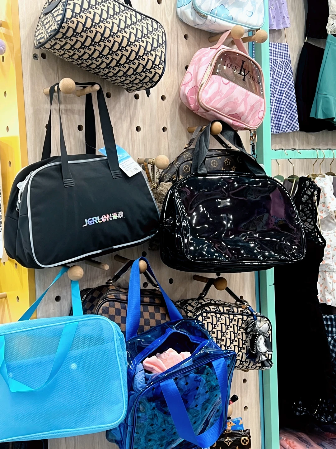 河南泳衣批发：泳装备一站式超划算