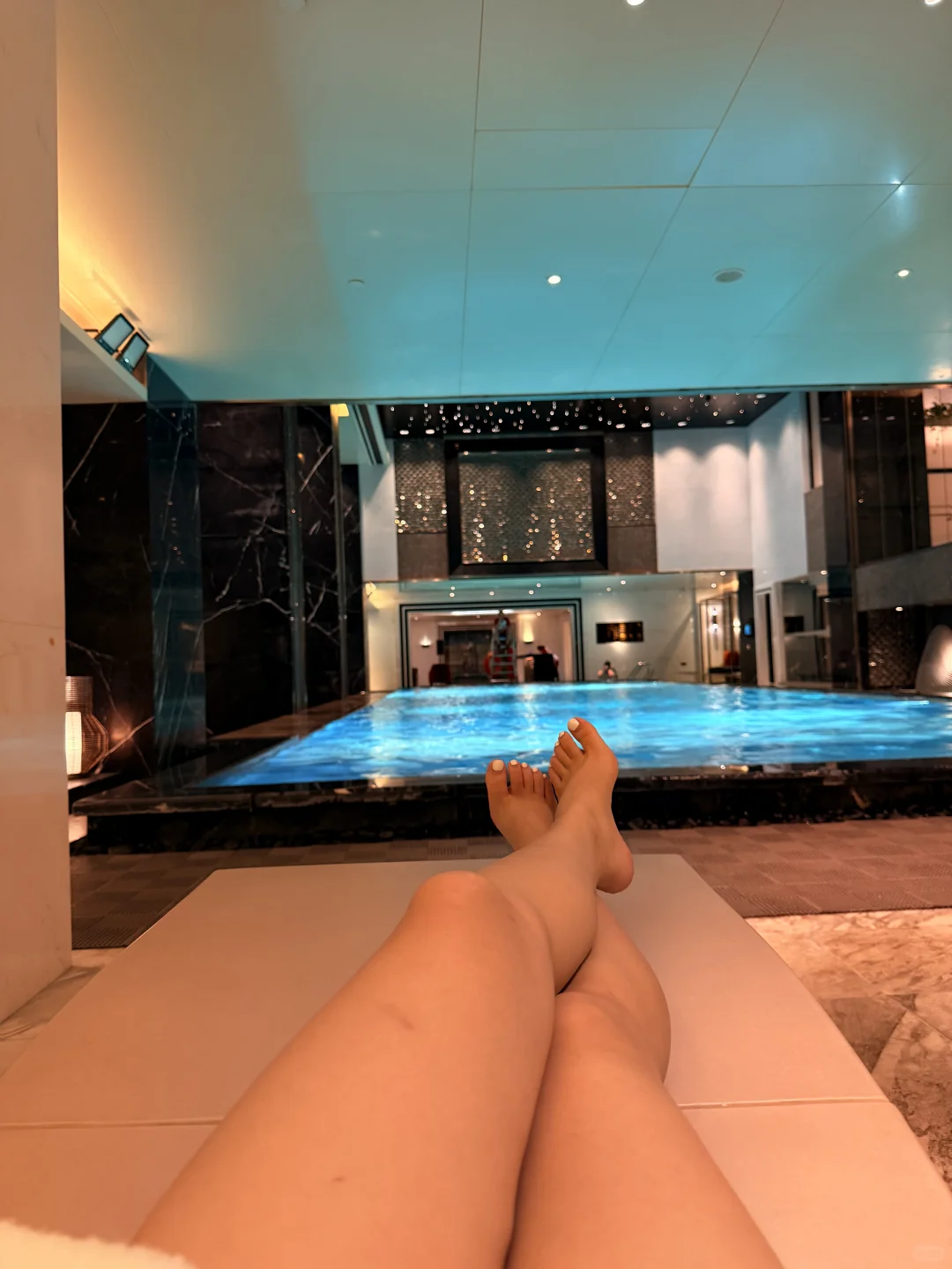 智者不入爱河 但泳池可以🏊‍♀️