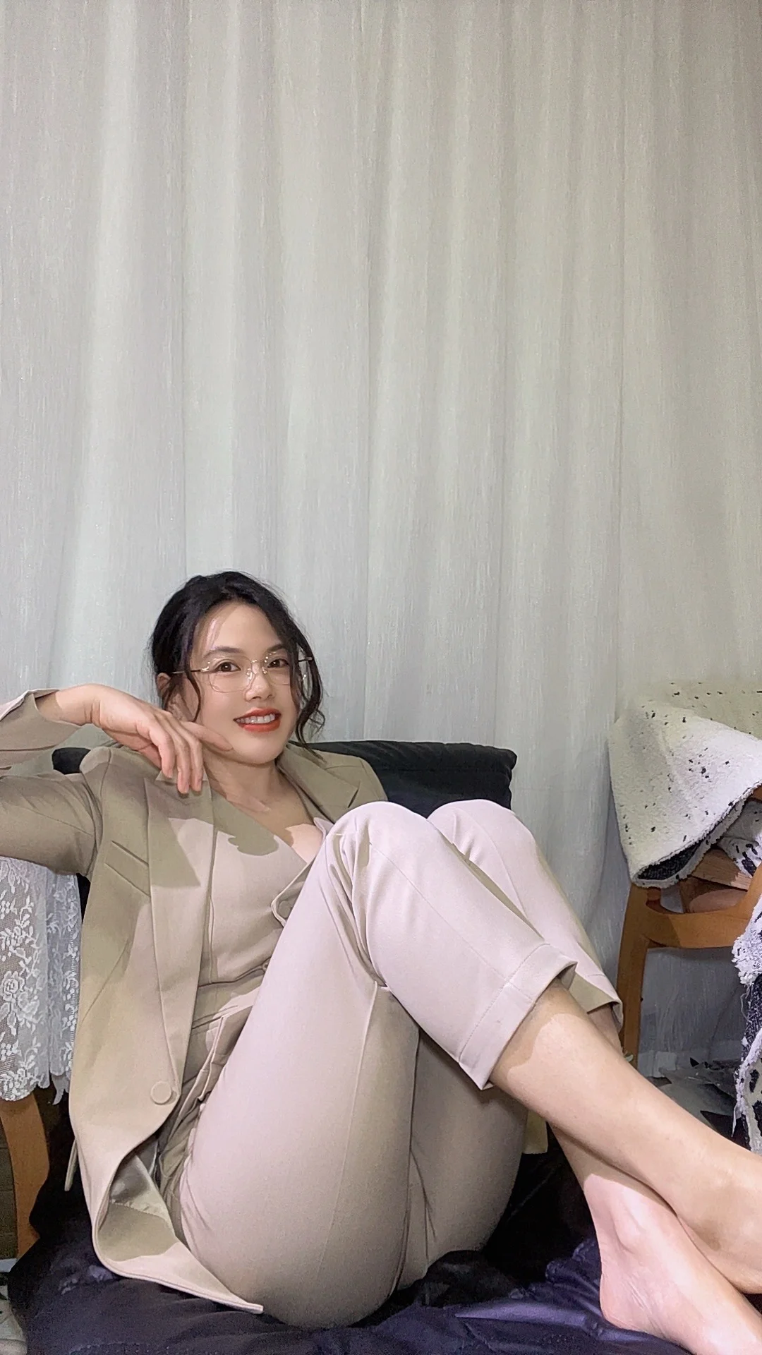 微胖少妇、反差感、御姐ootd制服穿搭