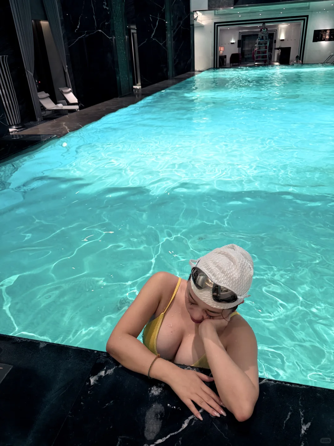 智者不入爱河 但泳池可以🏊‍♀️