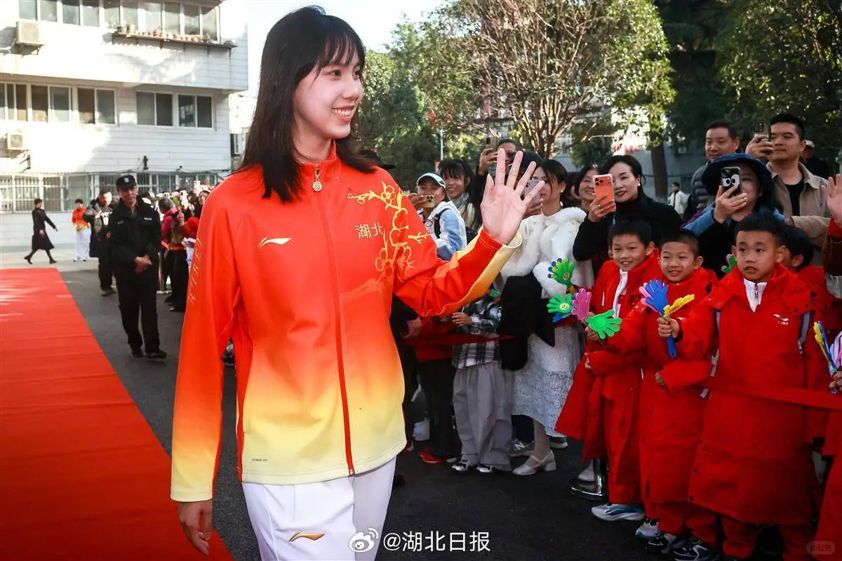 泳女放假干什么