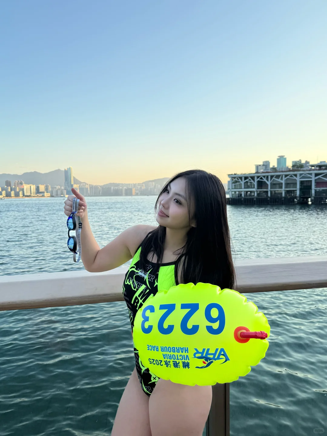 这波值了！直线1km的维港我游了2km🥲