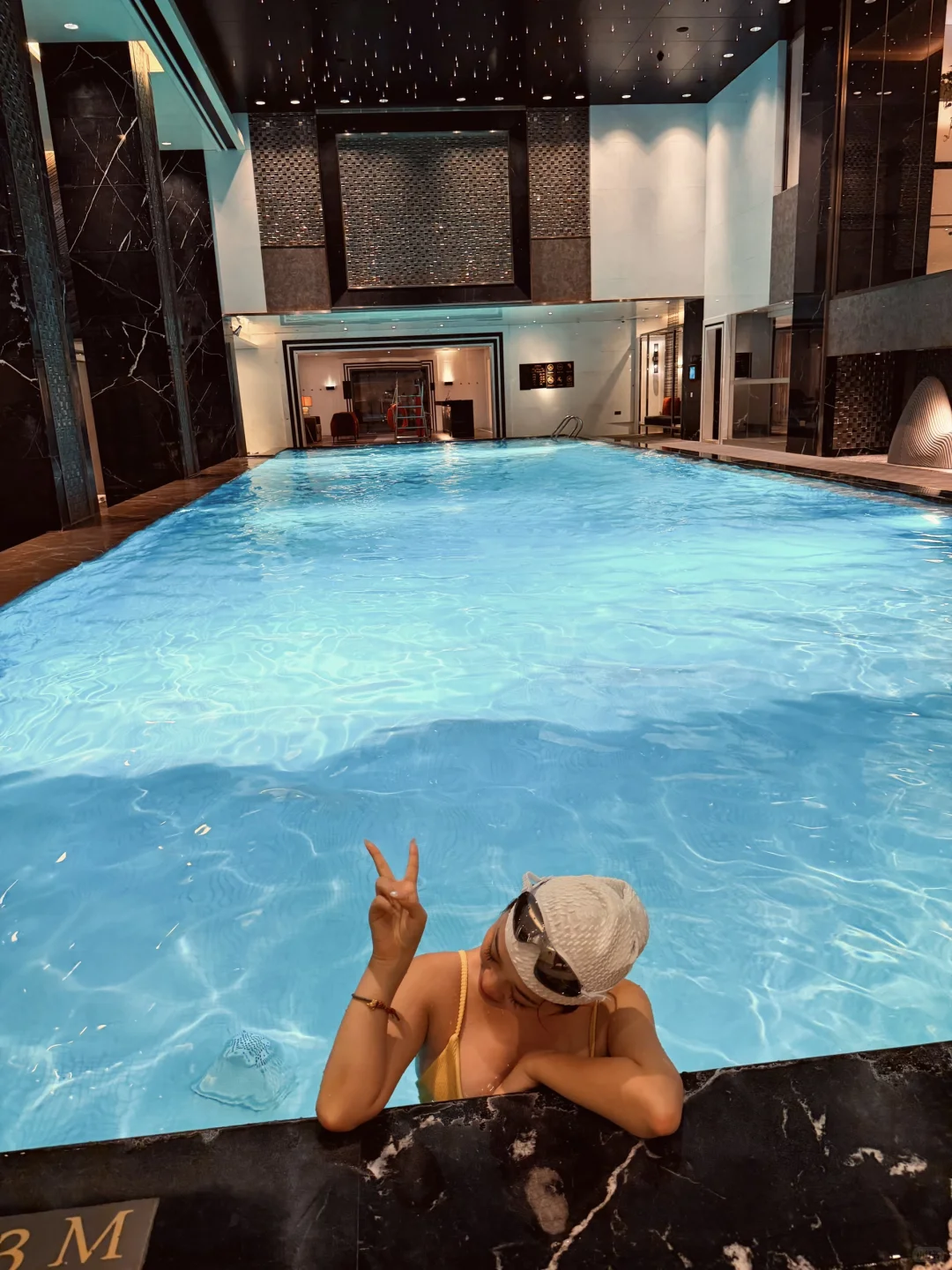 智者不入爱河 但泳池可以🏊‍♀️