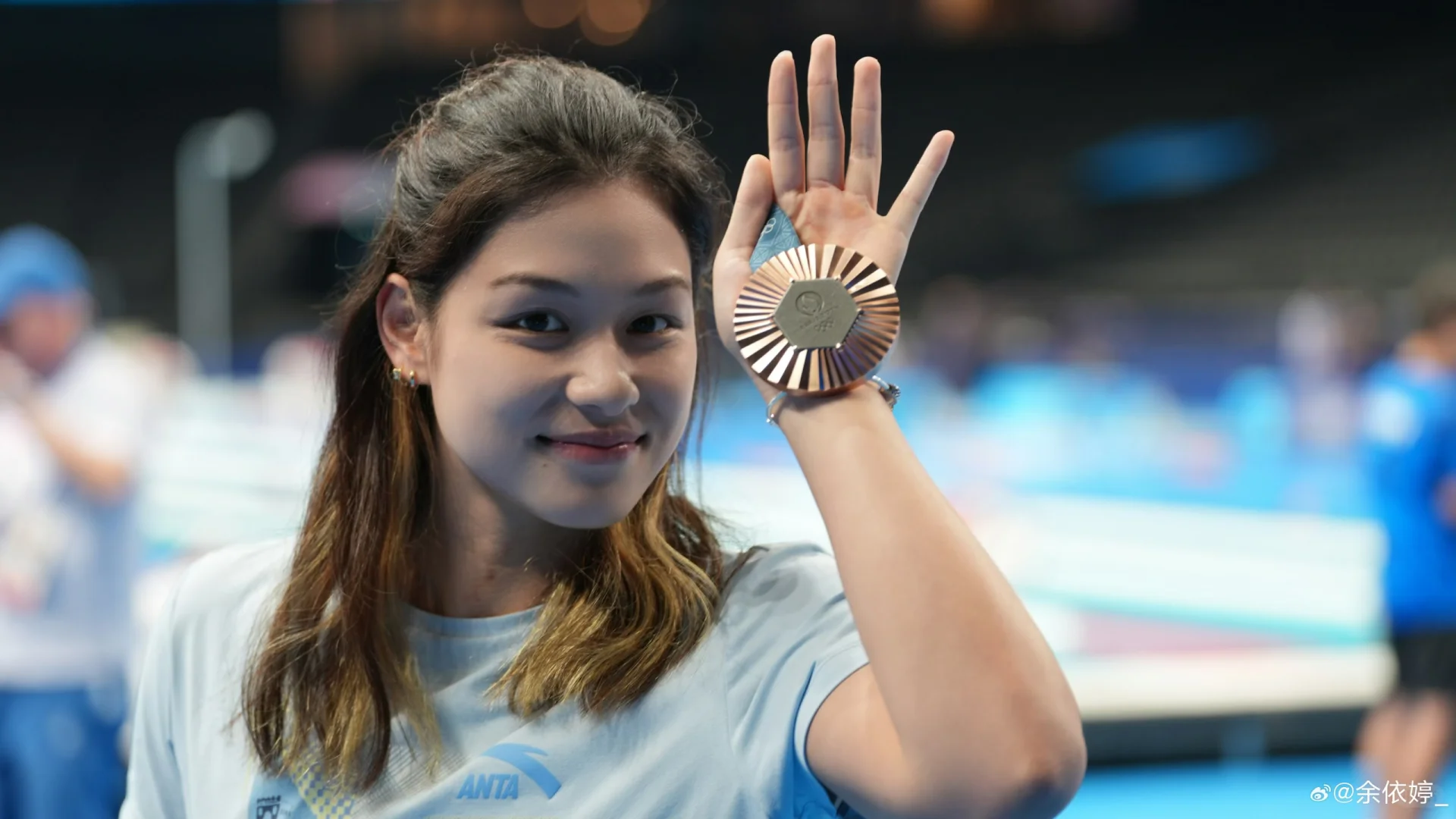 女宝们要一直健康快乐…