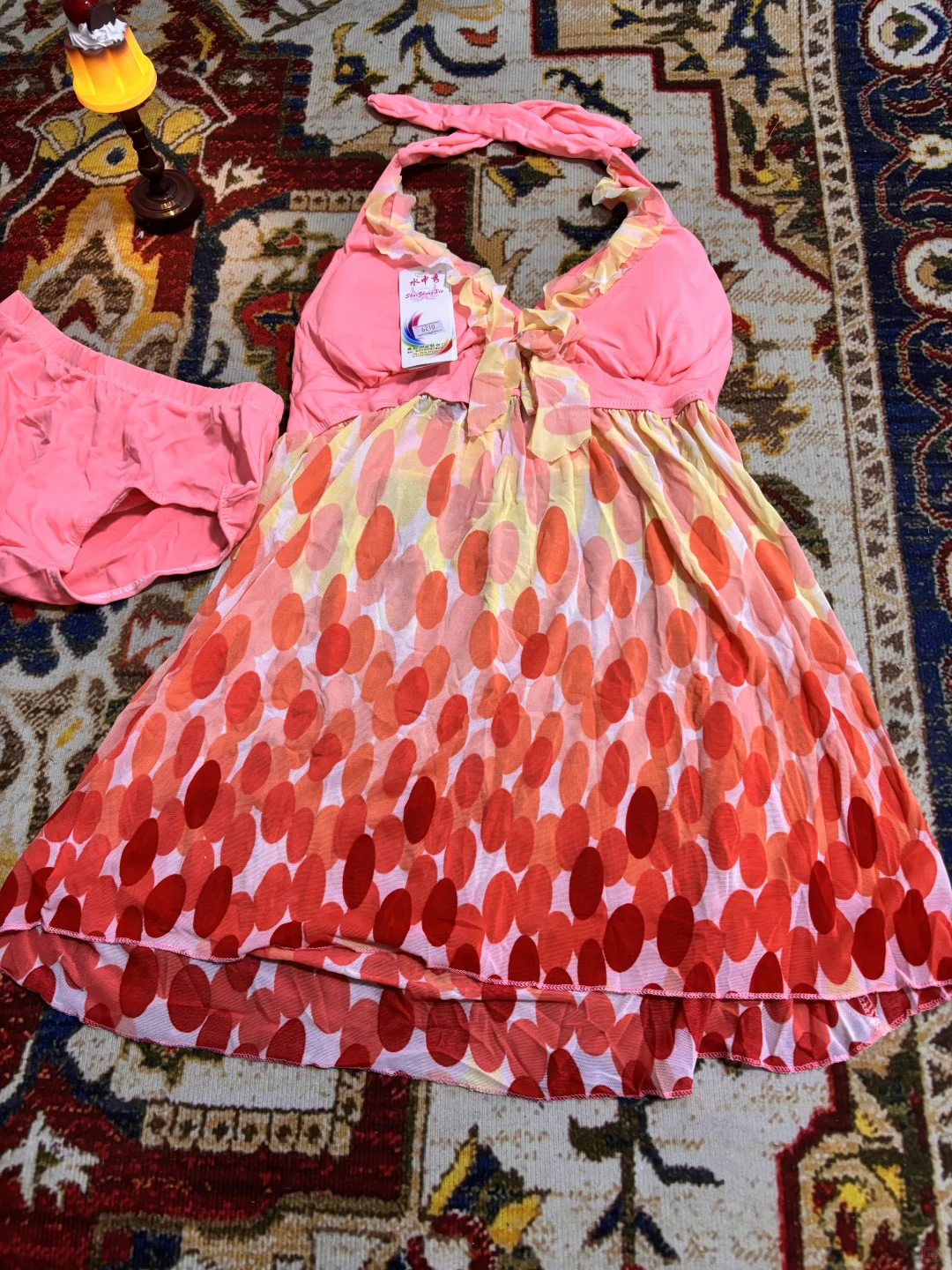 一组美美的古早味泳衣