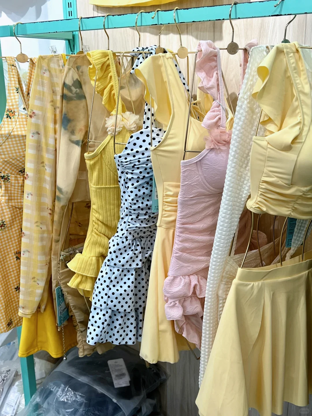 郑州泳衣店我愿称之为泳衣天花板