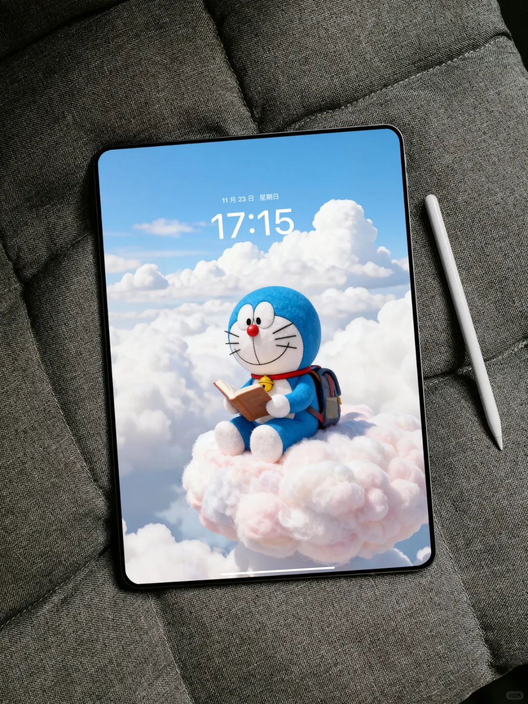 哆啦A梦云中读书|ipad壁纸