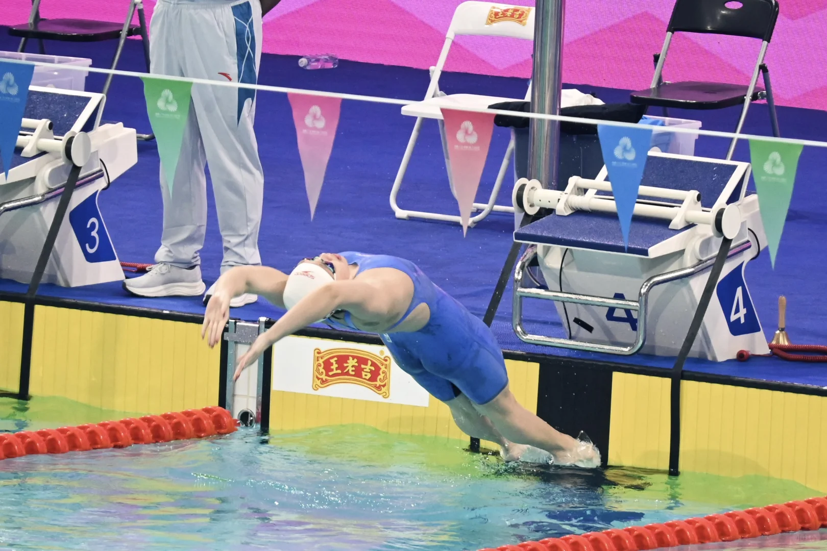 25.11.11 100仰预赛 万乐天