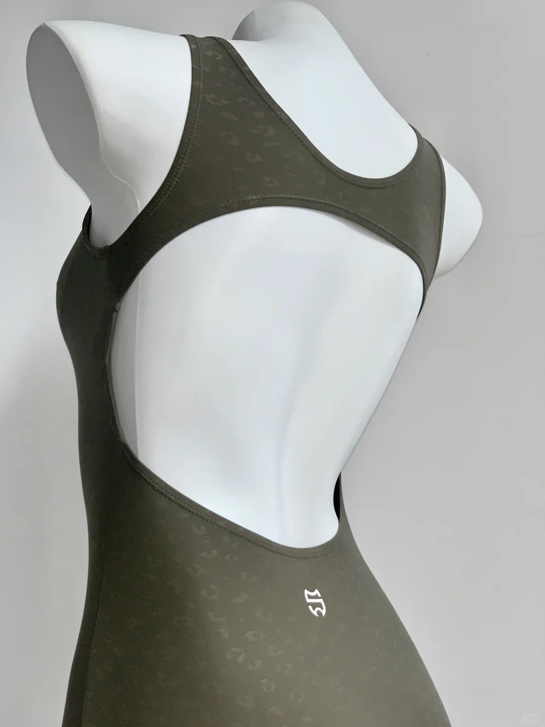 🍃绿色泳衣就是显白天花板！