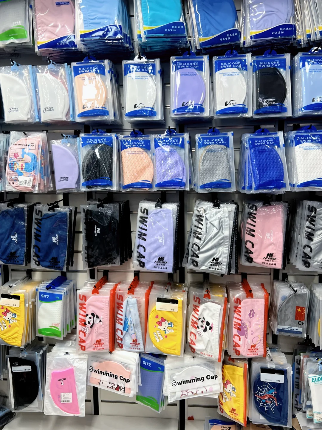 河南泳衣批发：泳装备一站式超划算