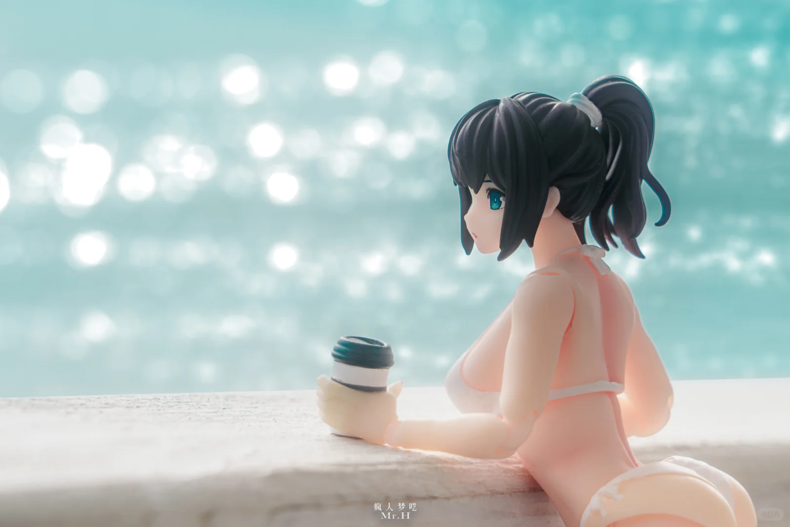 为了抓住夏天的尾巴，玩具差点被浪冲走😭