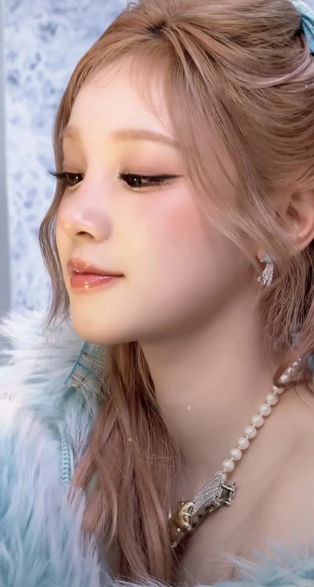 冰雪公主头雨琦的壁纸太美了！超适合冬天